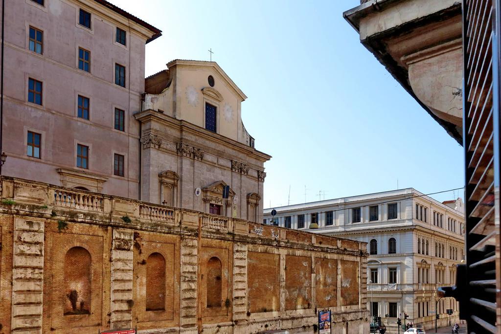 Cozy Apartment Fabia 300 Mt From Colosseum Exterior photo