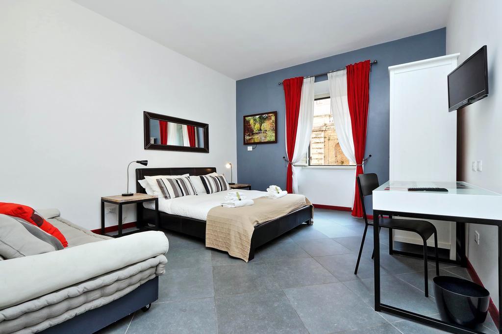 Cozy Apartment Fabia 300 Mt From Colosseum Exterior photo