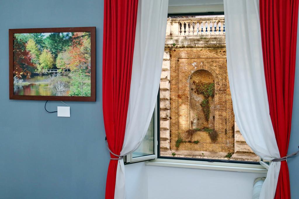 Cozy Apartment Fabia 300 Mt From Colosseum Exterior photo