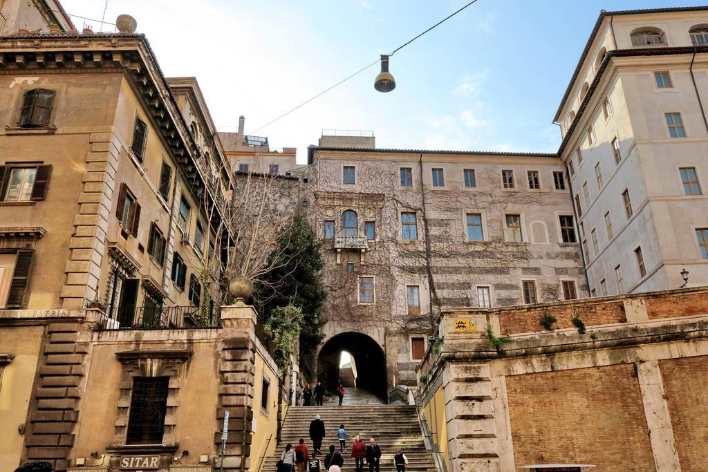 Cozy Apartment Fabia 300 Mt From Colosseum Exterior photo